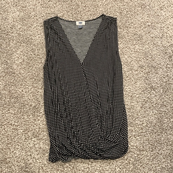 Old Navy Print Patterned Slit Tank Top Black & White - Picture 1 of 6